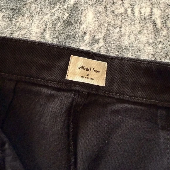 Aritzia Modern Cargo Pant - Picture 4 of 8
